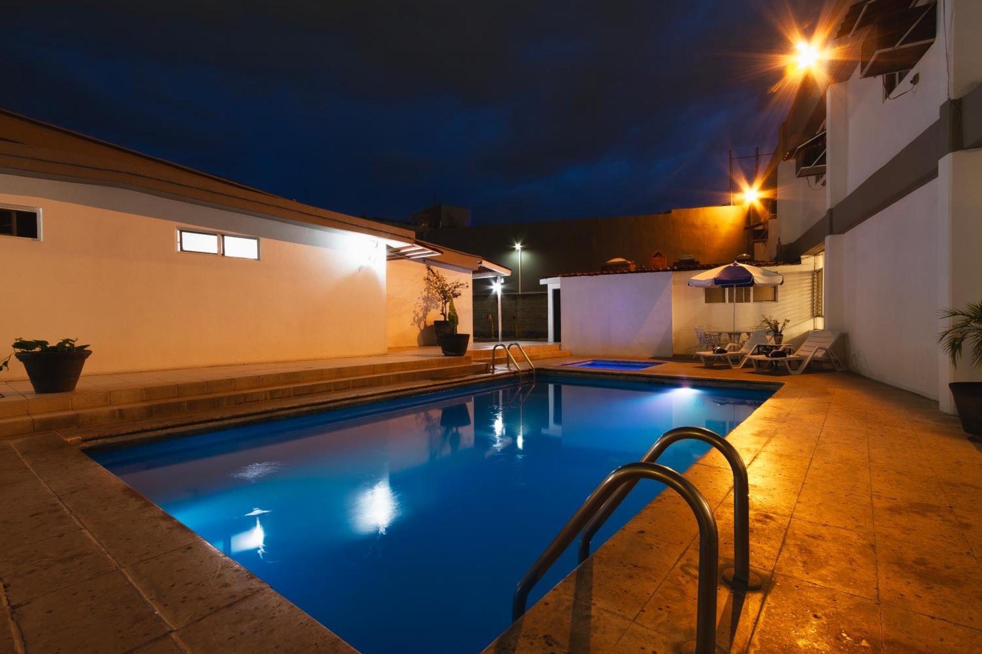 Hotel Bedd Express Querétaro Kültér fotó